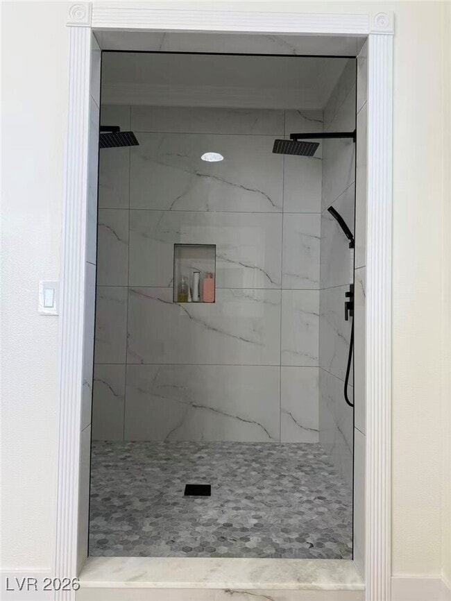 Building Photo - 605 Runbridge St