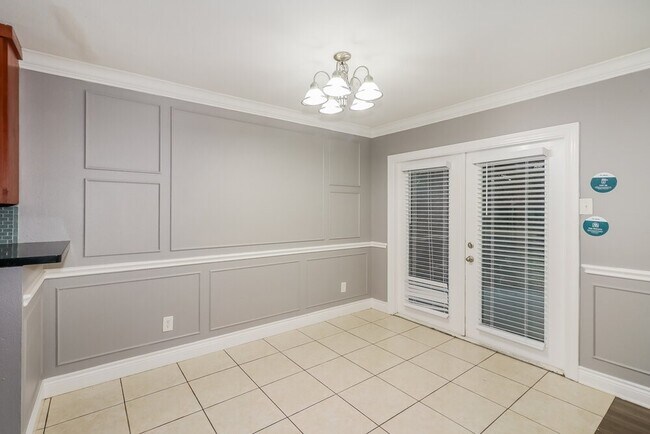 Building Photo - 914 Mosher Ln