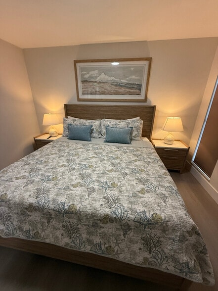 Building Photo - 405 Hendricks Isle