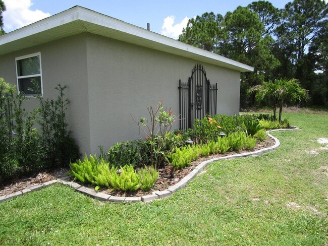 Building Photo - 362 Sunshine Ave