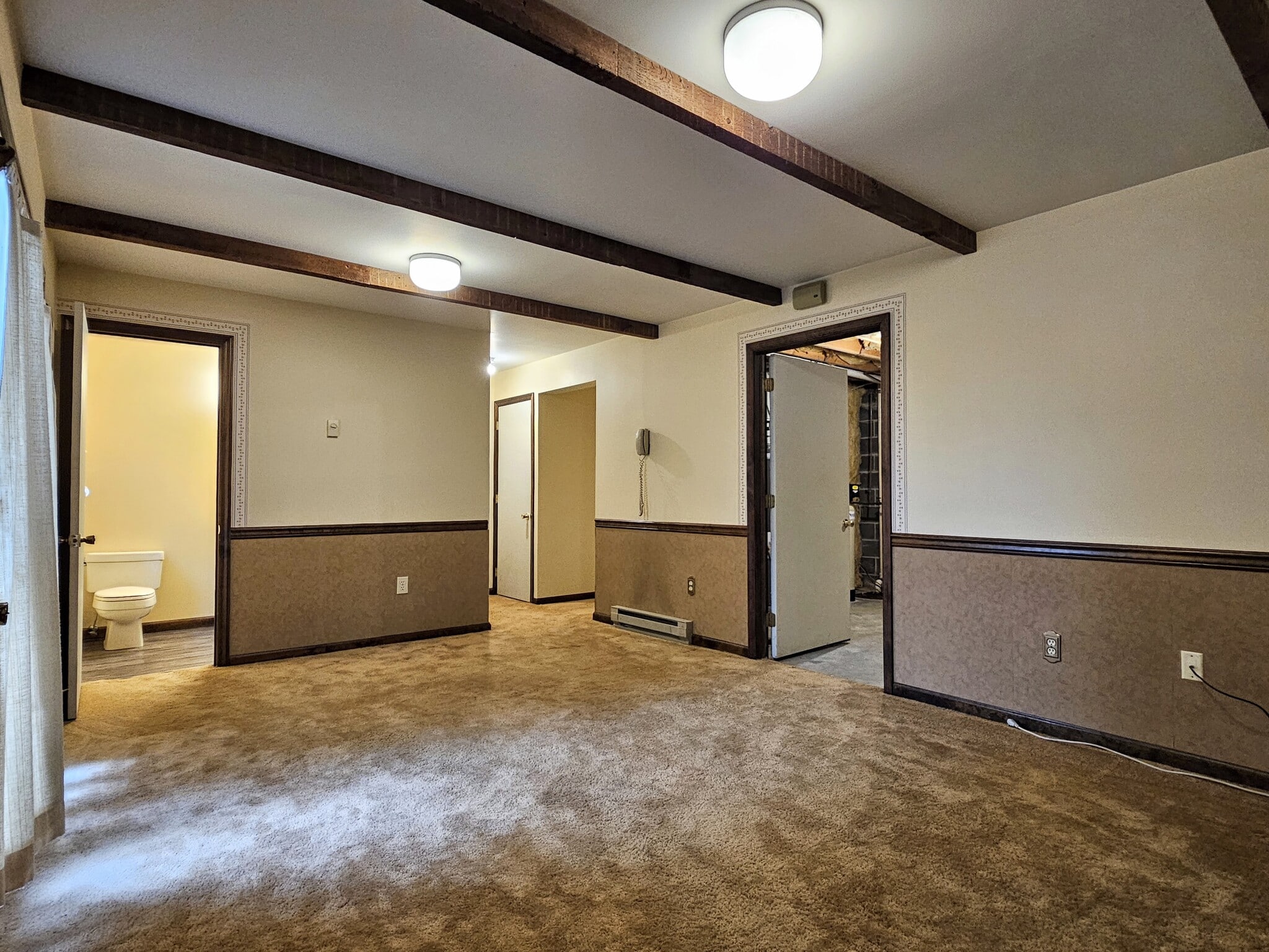 Building Photo - 474 N Maple St