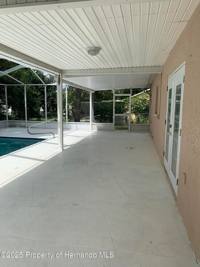 Building Photo - 4143 Montano Ave