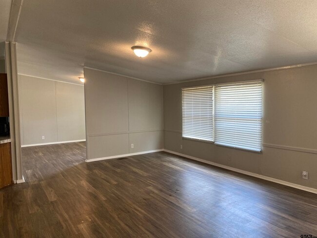 Building Photo - 22944 Shell Shore Dr
