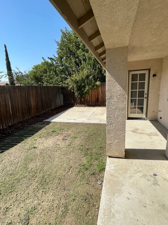 Building Photo - Charming 4 Bedroom Home For Rent
