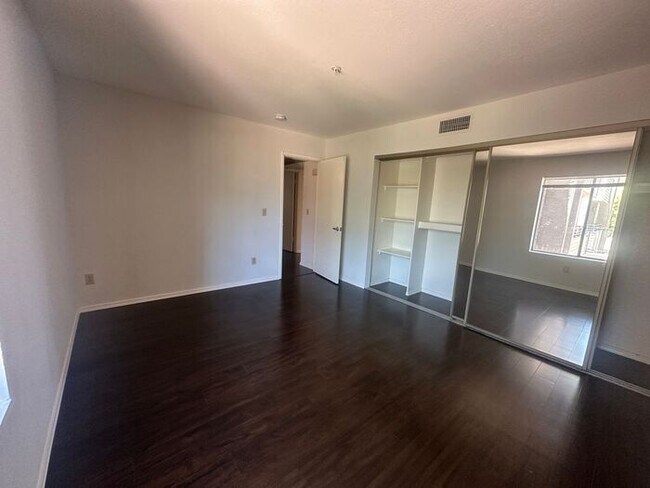 Building Photo - 2 Bed 2 Bath Condo in Old Town Scottsdale