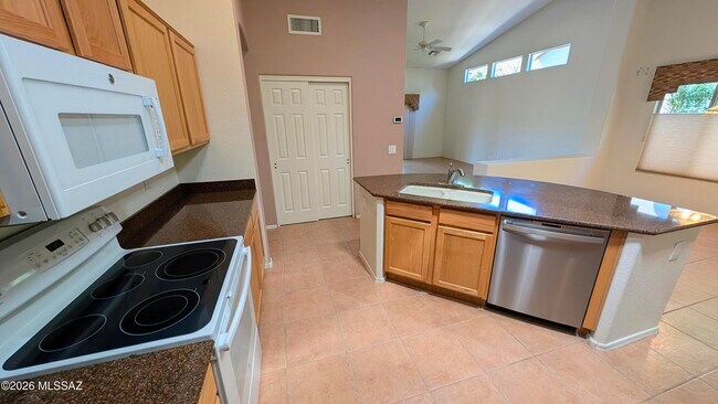 Building Photo - 39544 S Winding Trail Dr