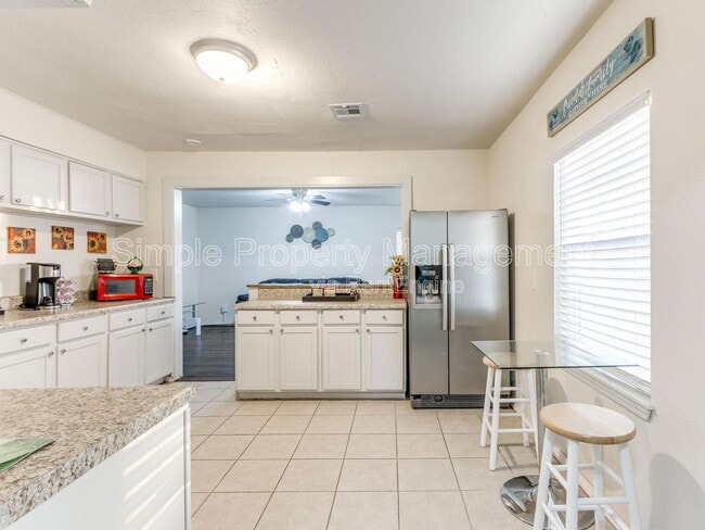 Building Photo - 900 Borum Pl