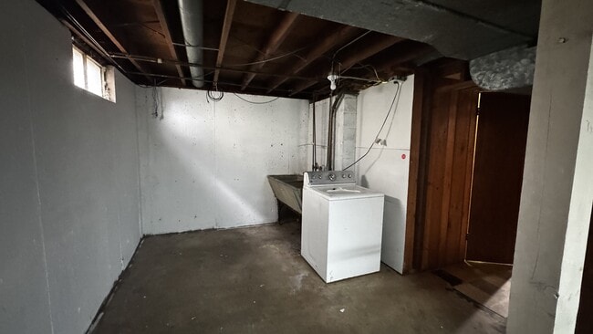 Building Photo - 3535 Robey Ave