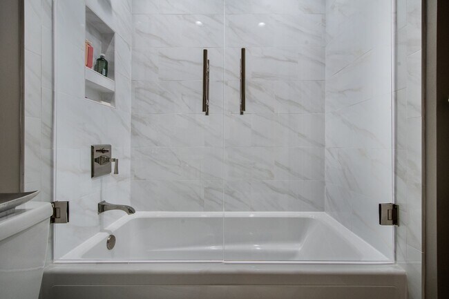 Building Photo - Immaculate Snee Farm Townhome for Rent!
