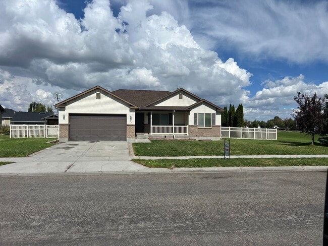 Primary Photo - Amazing Home in Rexburg Idaho!