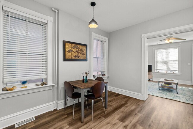 Building Photo - 2819 Shenandoah Ave