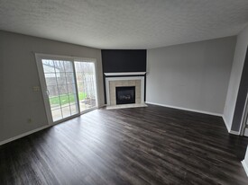 Building Photo - 443 Rachel Ln
