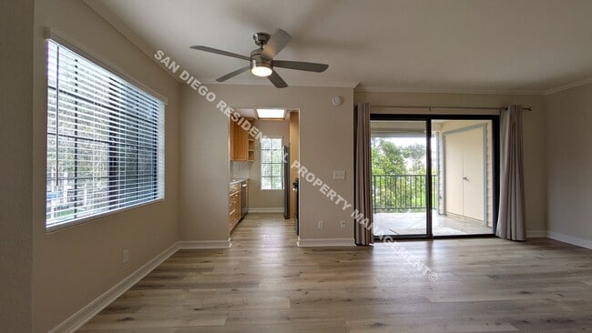 Building Photo - Highly Updated 2-Bedroom Condo in Prime Mi...