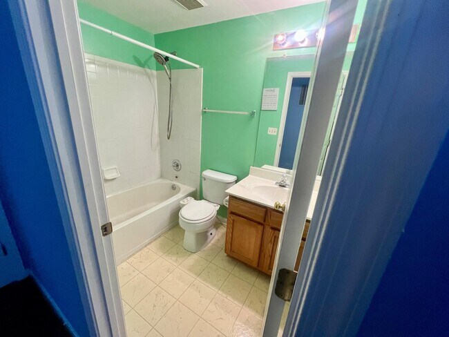 Building Photo - 16851 Toms River Loop