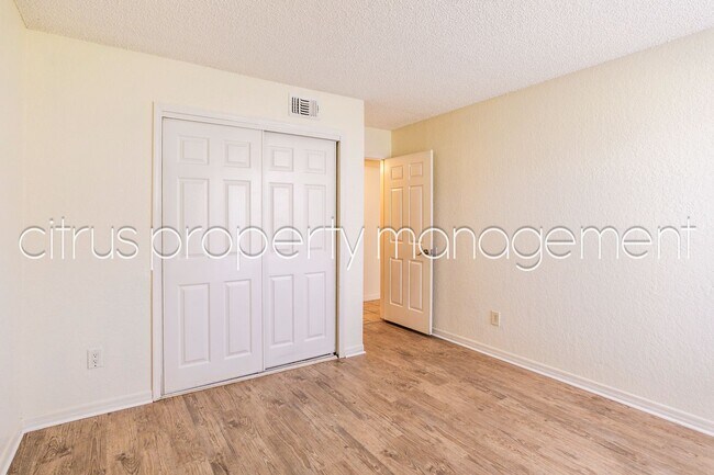 Building Photo - Winter Park 2/2 Condo in Charming Parkview...