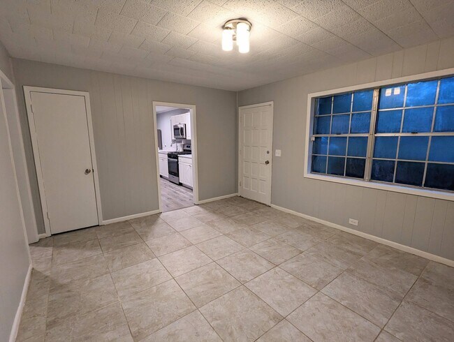 Building Photo - 1123 Kimberly Dr