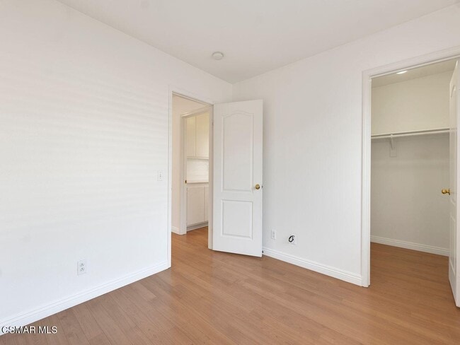 Building Photo - 3865 Angeline St