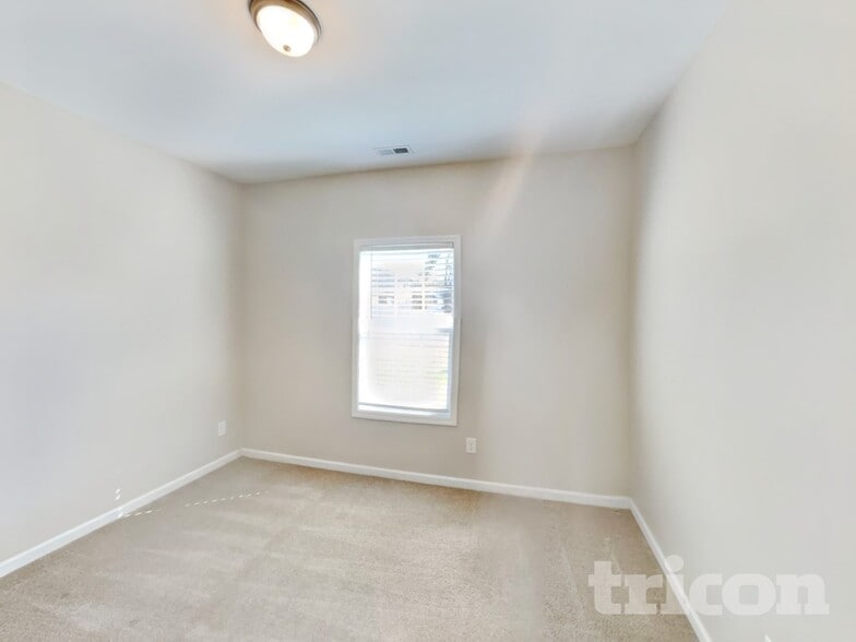 Building Photo - 741 Mitscher Dr