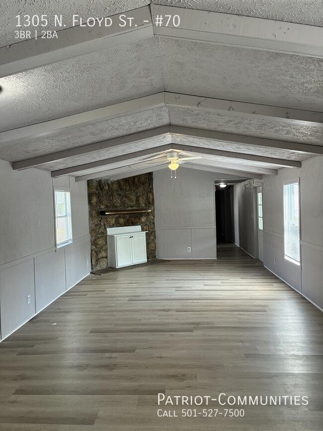Building Photo - 1305 N Floyd St