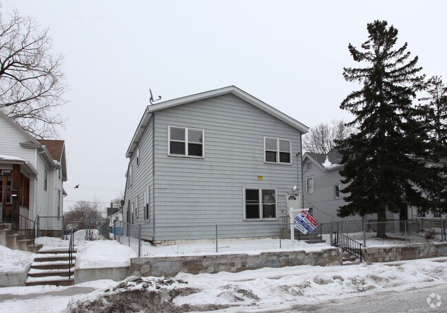 Building Photo - 2509 11th Ave S