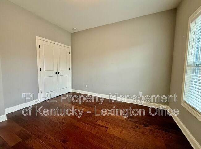 Building Photo - 242 Ikebana Dr