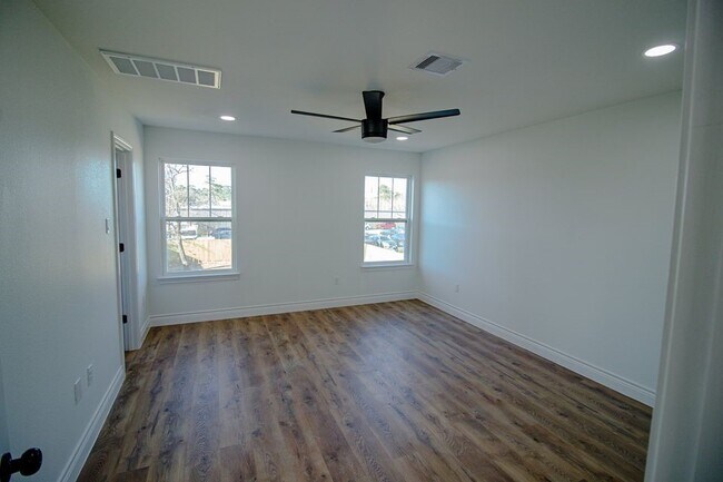 Building Photo - 1407 Odd Fellow St