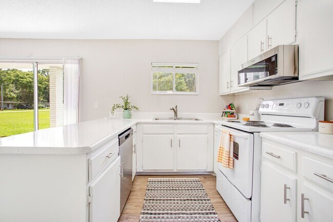 Interior Photo - The Henry