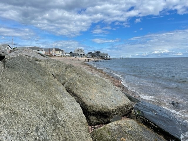 Building Photo - 2218 Fairfield Beach Rd