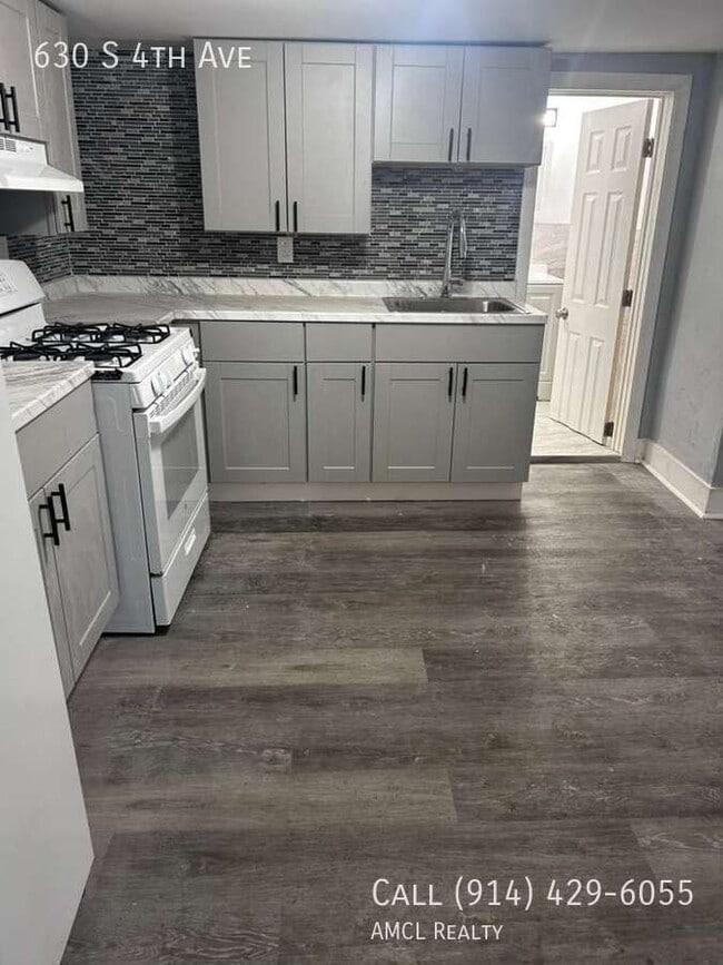 Building Photo - 630 S 4th Ave