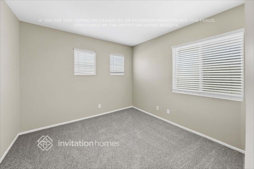 Building Photo - 488 Vista Del Sol