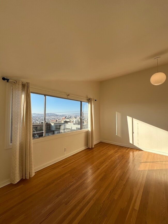 Building Photo - 1367 De Haro St