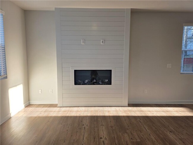 Building Photo - 1701 Harper Lily Ln