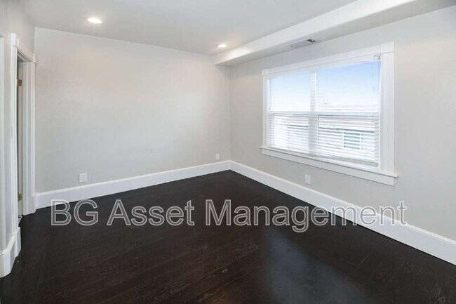 Building Photo - 639 Carolina St