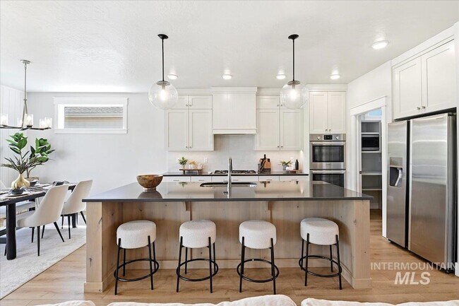 Building Photo - 2374 S Pelion Way