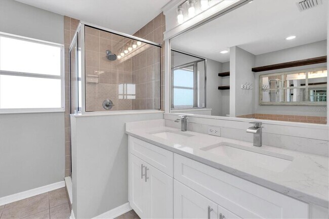 Building Photo - 1015 Windton Oak Dr