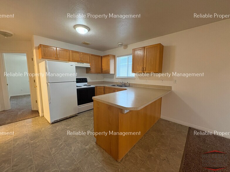 Building Photo - 620 Linden Dr