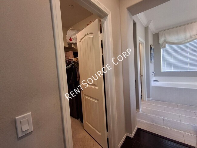 Building Photo - 24355 Verdugo Cir