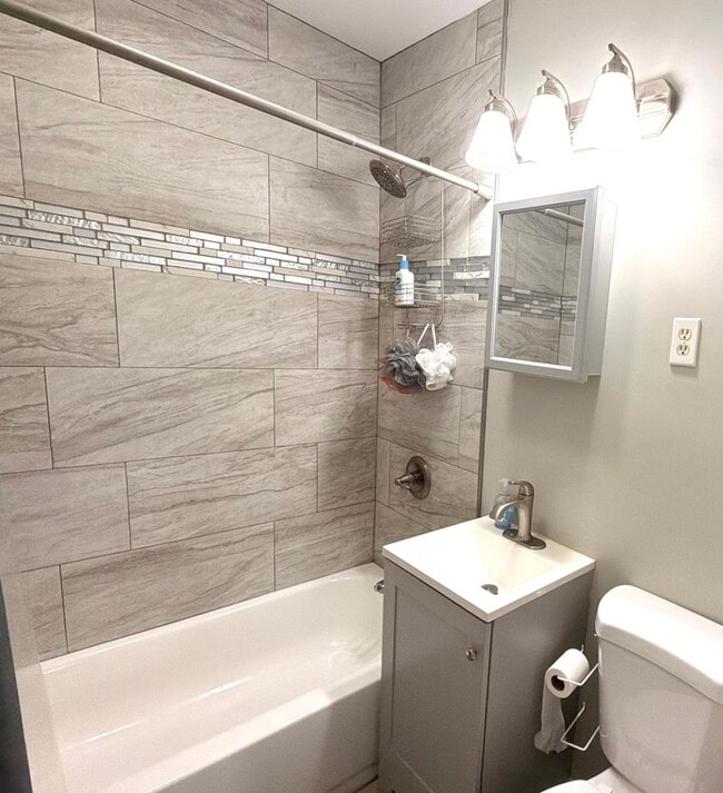 Building Photo - 3 Bedroom Home In Hammond