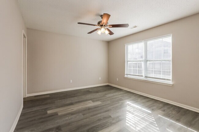 Building Photo - 4312 Village Trace Dr