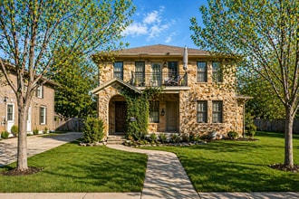 Building Photo - 1037 W Magnolia Ave