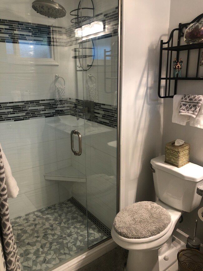 Primary Bathroom - 1209 E Campus Dr