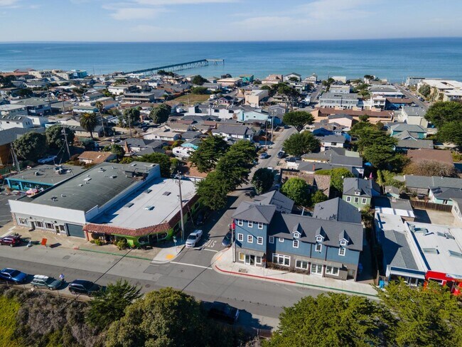 Building Photo - 193 Carmel Ave