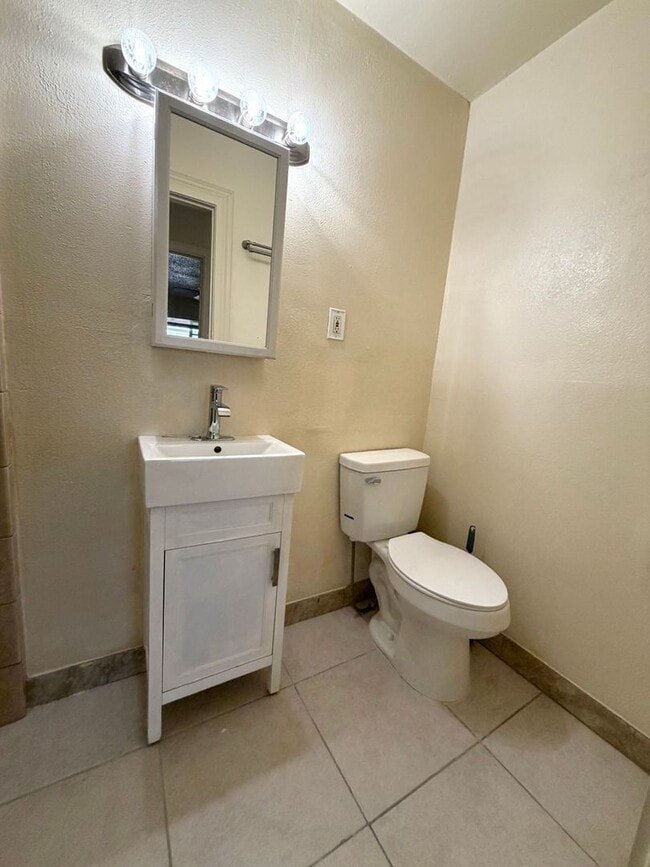 Building Photo - 6614 Tamarisk Ave