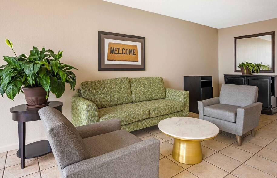 Building Photo - Furnished Studio-Dayton - Fairborn