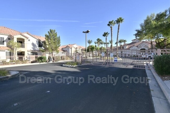 Building Photo - 8555 W Russell Rd