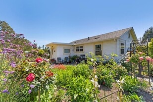 Building Photo - 5720 Soquel Dr