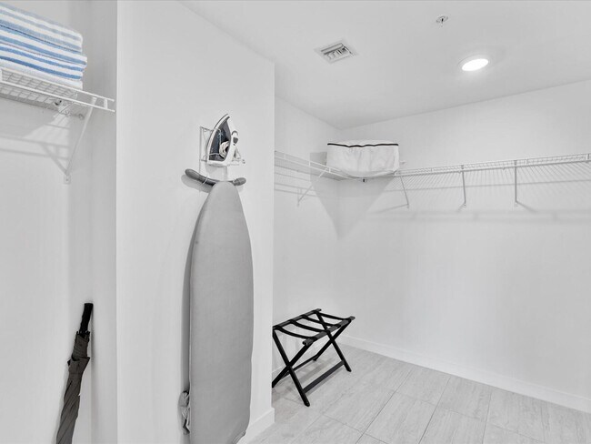 Building Photo - 3900 Biscayne Blvd