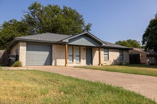 Building Photo - 1424 W Torrey St
