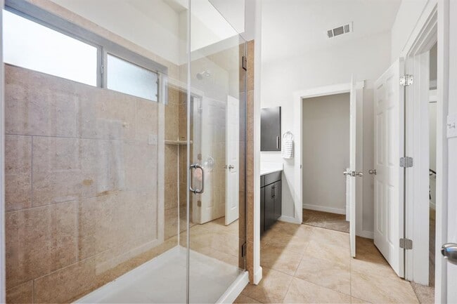 Building Photo - 2101 Rivers Edge Way