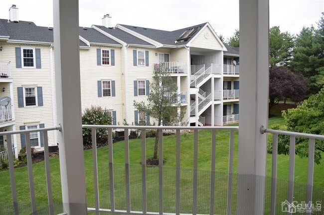 Building Photo - 61 Brighton Way